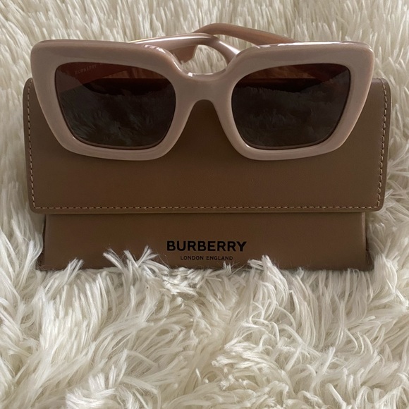 Burberry Sunglasses - Picture 1 of 8